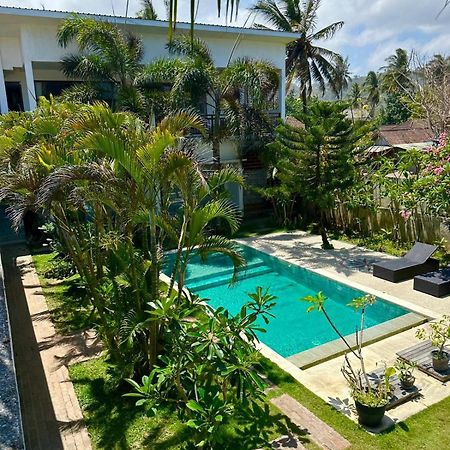 ホテル Hi5 Kuta Kuta  エクステリア 写真