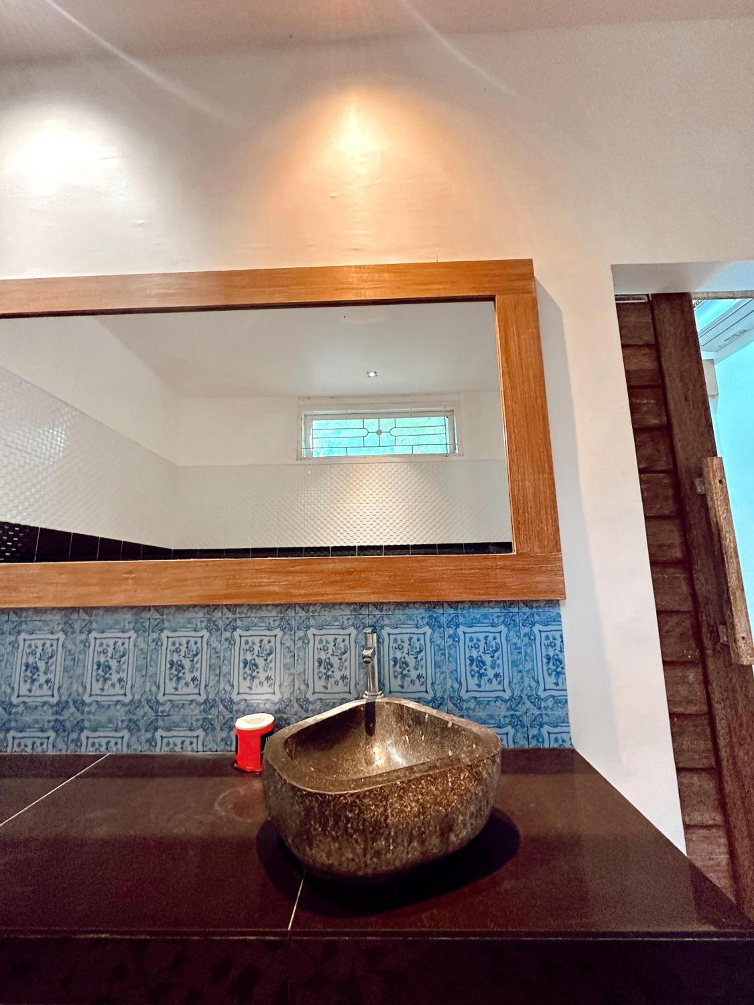ホテル Hi5 Kuta Kuta  エクステリア 写真