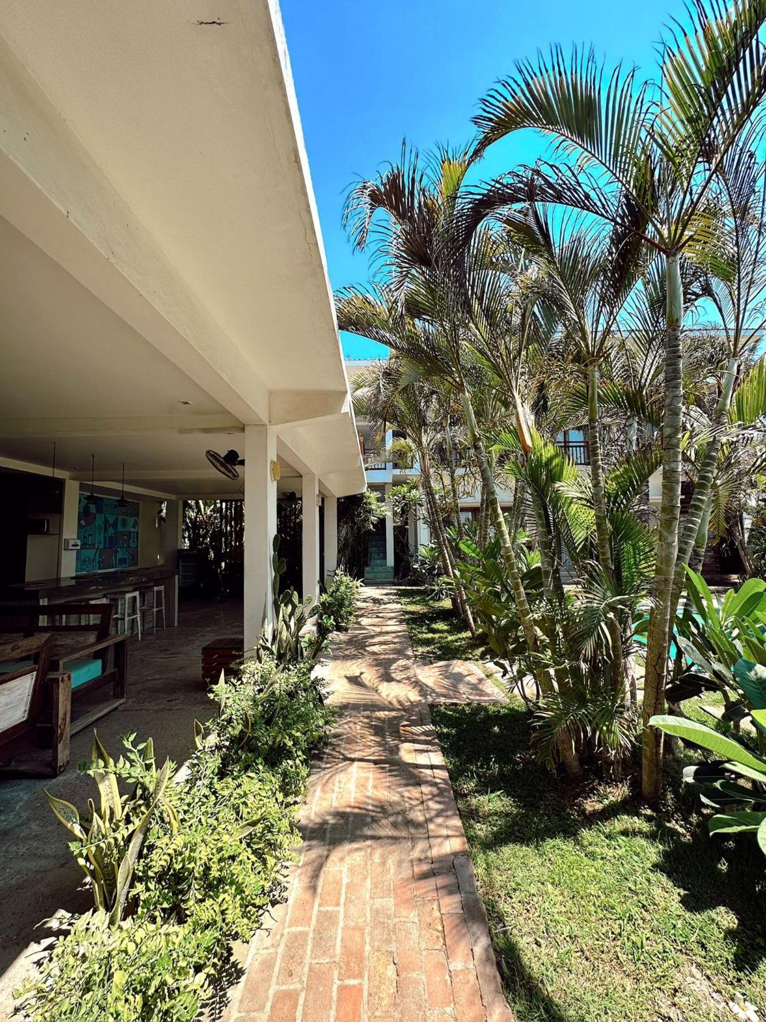 ホテル Hi5 Kuta Kuta  エクステリア 写真