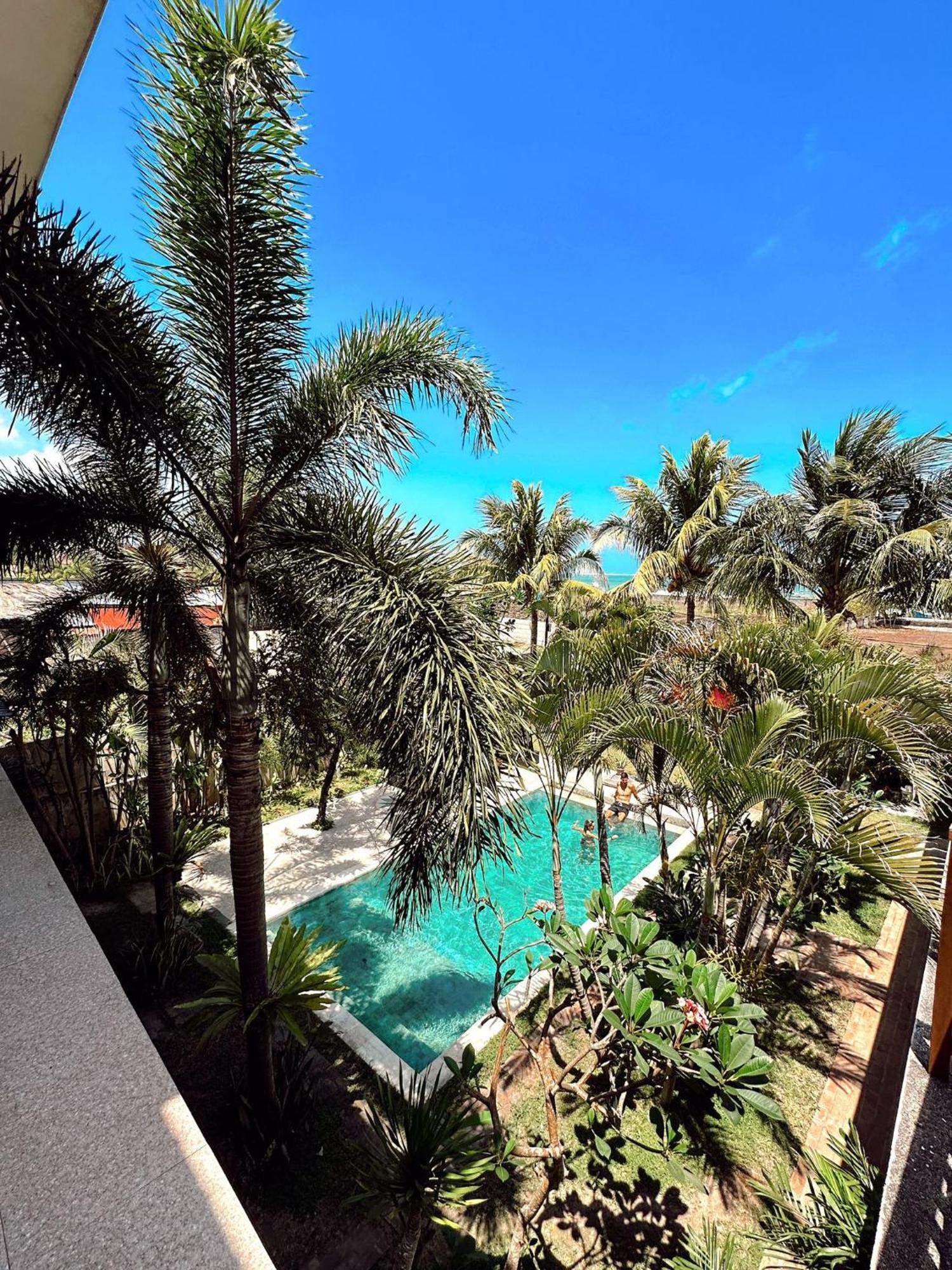ホテル Hi5 Kuta Kuta  エクステリア 写真