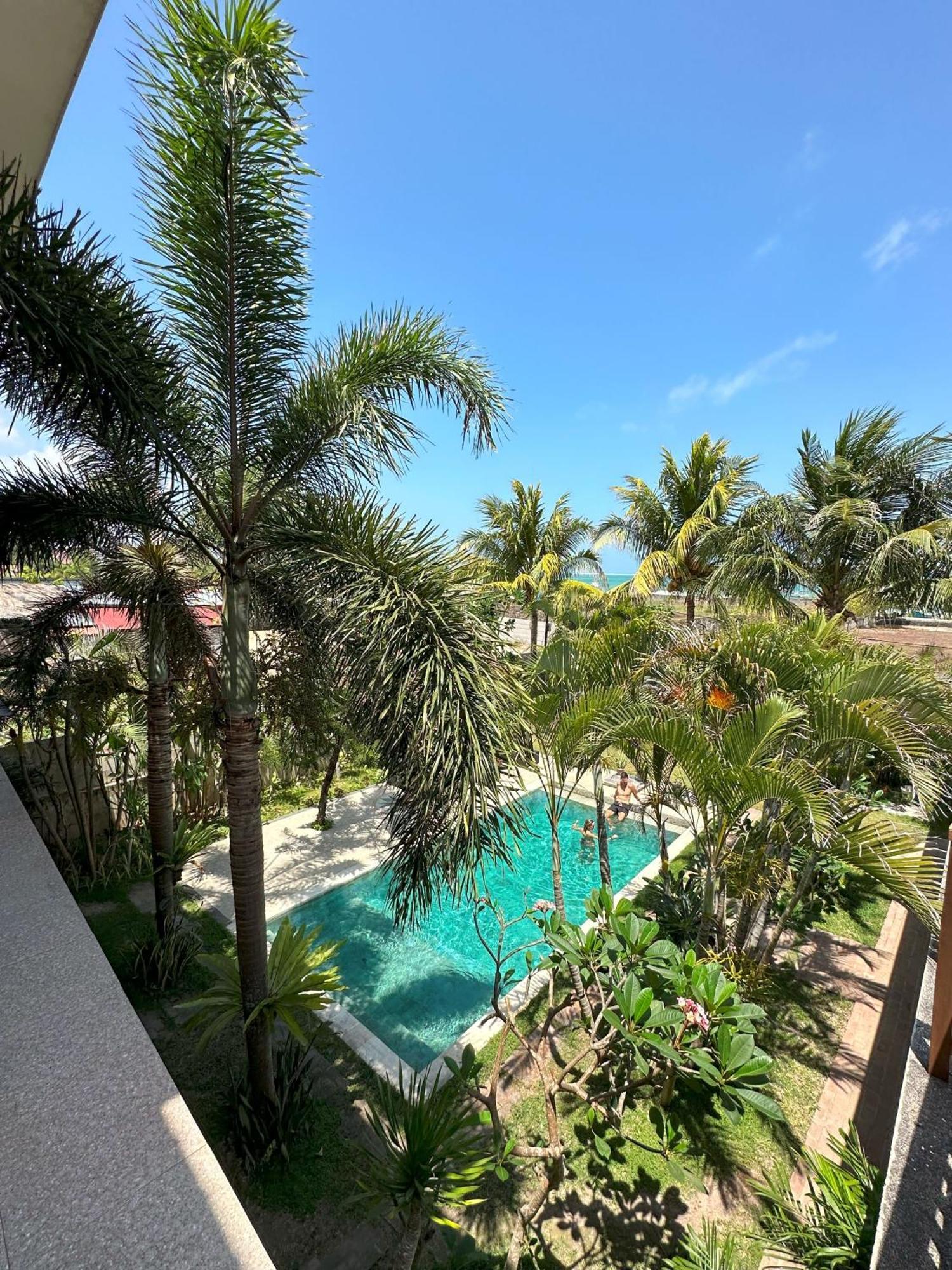 ホテル Hi5 Kuta Kuta  エクステリア 写真